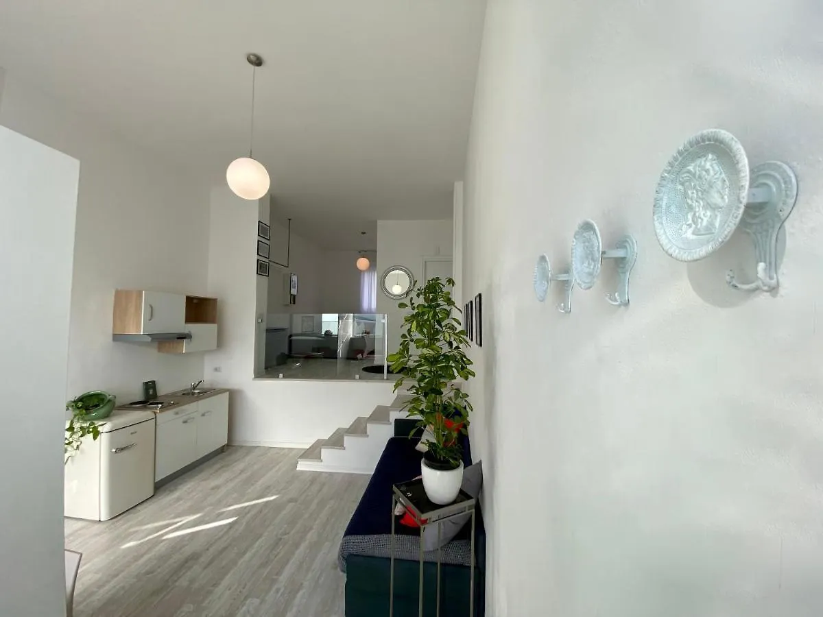 Scalabrini Loft Villa Como 0*,